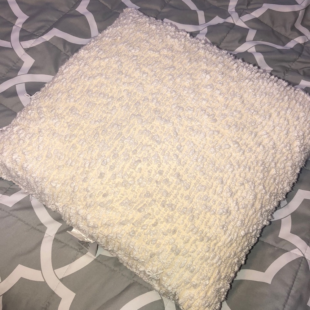 💋💋💋3 for $20💋💋Cream Decorative accent pillow